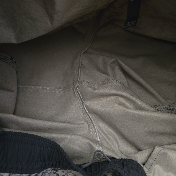 VUORI Maverick Volley Shorts |‎ L - Picture 7 of 8